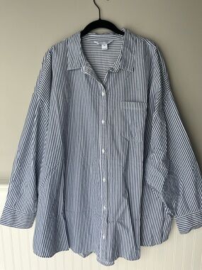 Old Navy XXL Boyfriend Shirt Blue & White Striped Button-Up